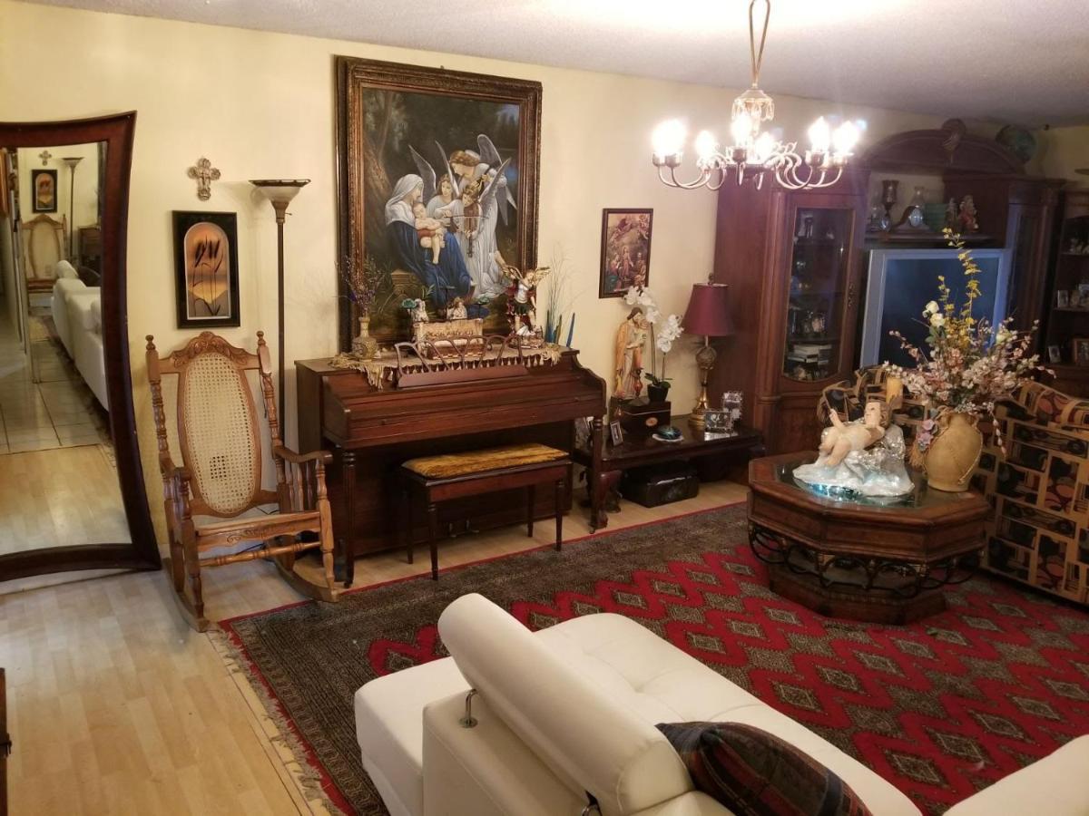 Snug Minimalist Full Bed With 50 Inch Smart Tv, Netflix, Airplay, Mini-Fridge, And 500 Mbps Wifi Near Fiu, Dolphin Mall, Airport Miami Zewnętrze zdjęcie