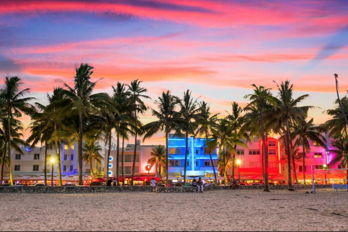 Snug Minimalist Full Bed With 50 Inch Smart Tv, Netflix, Airplay, Mini-Fridge, And 500 Mbps Wifi Near Fiu, Dolphin Mall, Airport Miami Zewnętrze zdjęcie